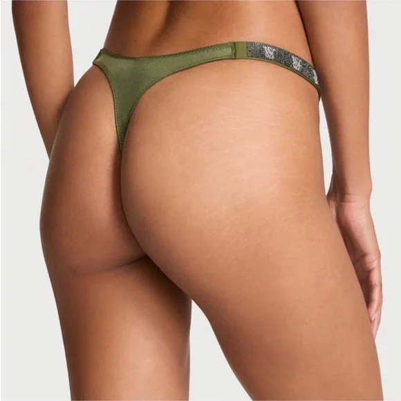 Green Floral Women's Top - Picture 3 of 10